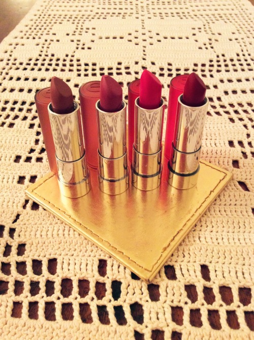 Gorgeous velvety matte lipstick glide on effortlessly!